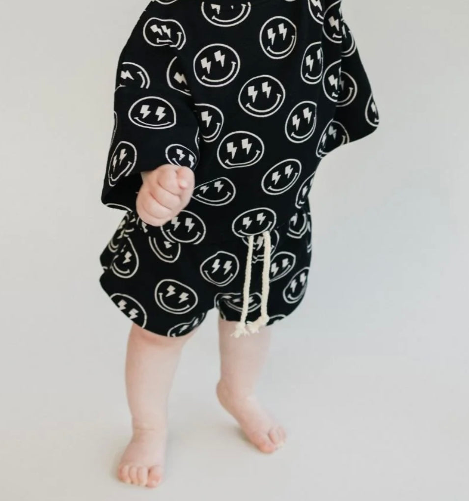 Electric Smiley | short set