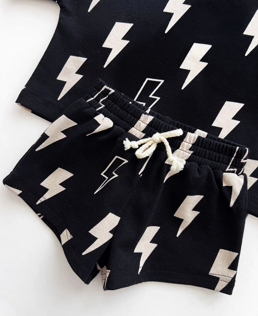 Black bolts | short set