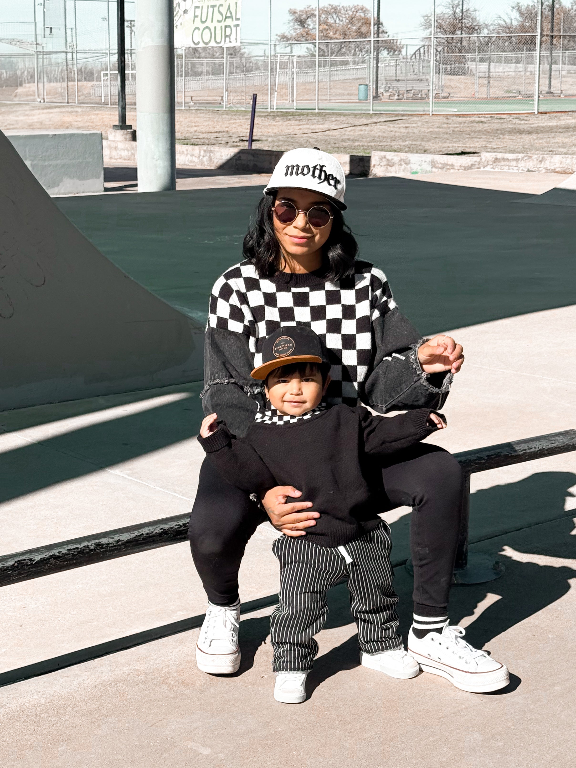 Check collar sweater