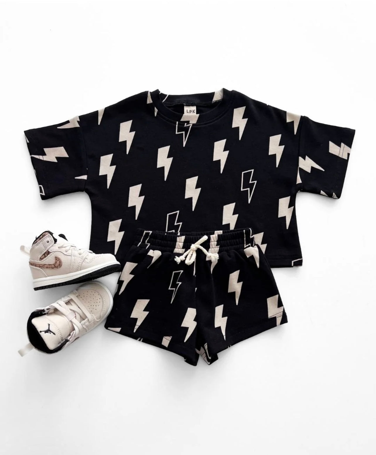 Black bolts | short set